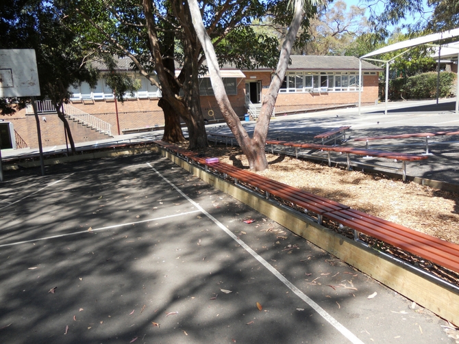 EM043 Parkland Bench, School site.jpg